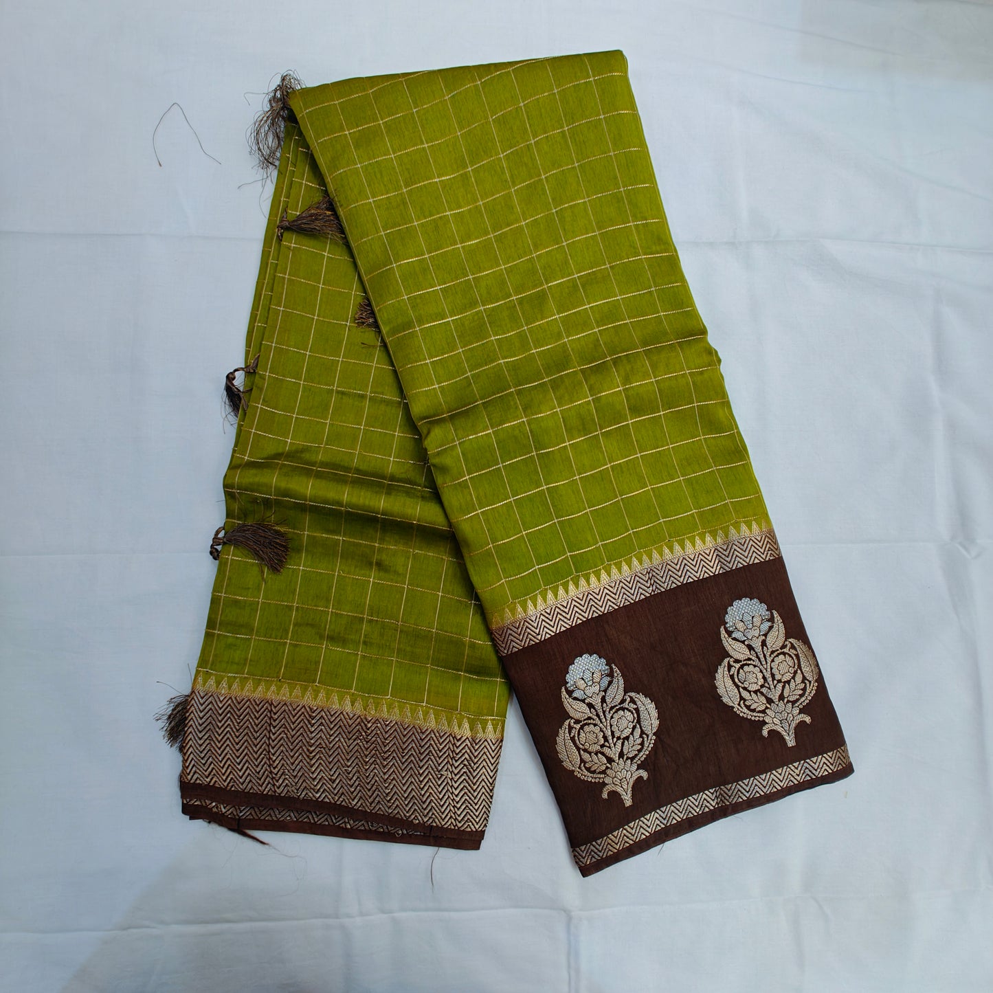 Cotton Silk Checks Saree with a designer zari border - Parrot Green